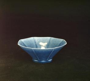 Octagonal miniature cup