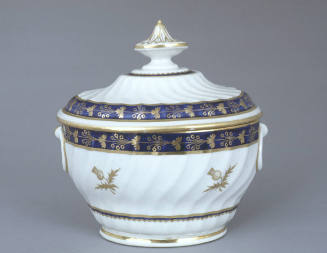 Small tureen and saucer