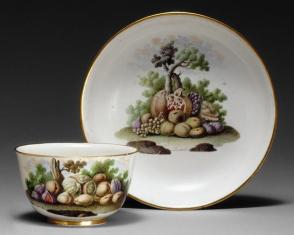 Tea bowl and saucer