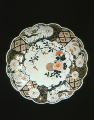 Scalloped plate