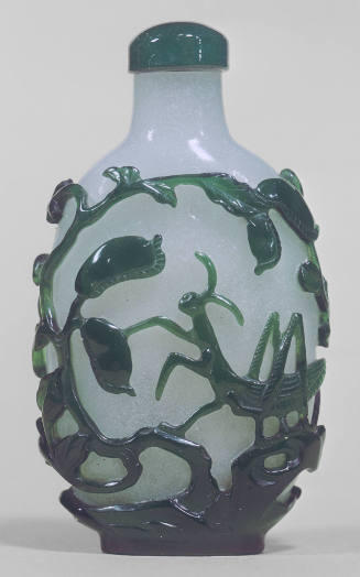 Snuff bottle, bean vine with praying mantis