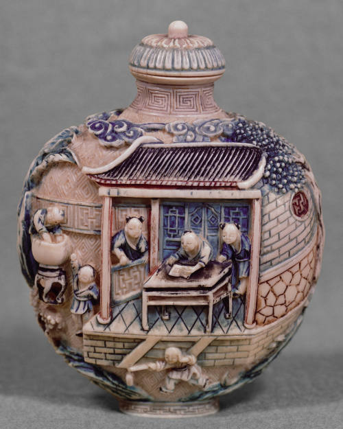 Snuff bottle