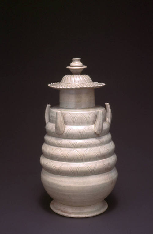 Yue jar with cover (Zhejiang province)