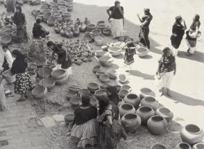 These beautiful pots will later be sold for a few pennies on the market place, from Amero Picture Book