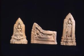 Votive tablet, Buddha seated