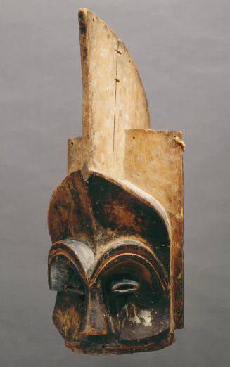 Mask (Mbuto)