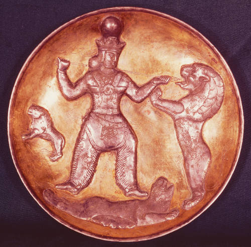 Plate with king hunting lions