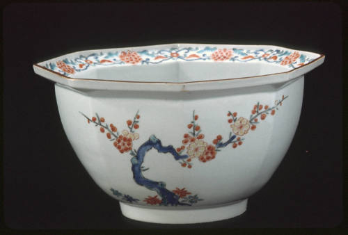 Kakiemon octagonal bowl