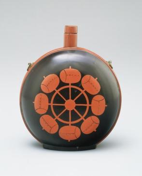 Sake flask and lid