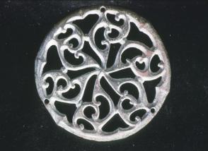 Openwork Roundel in Trumpet Style