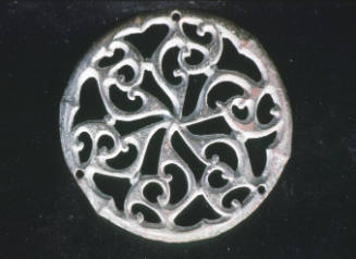 Openwork Roundel in Trumpet Style