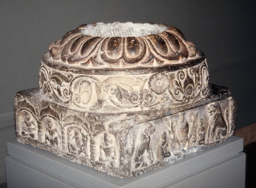 Lotus pedestal