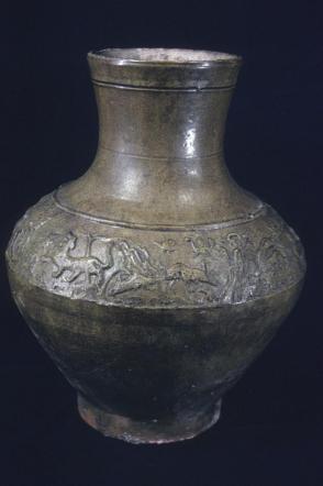 Hu: jar with continuous frieze