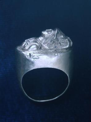 Ring with a bust of Athena