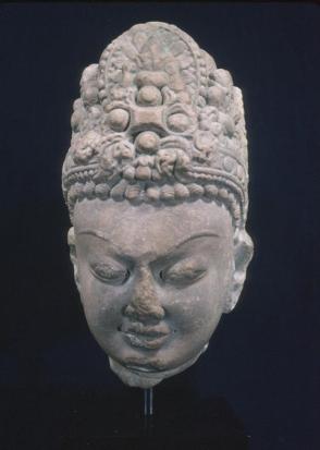 Head of a Hindu deity, either Vishnu or Surya