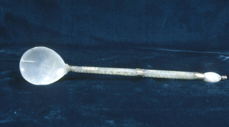 Longhandled jade spoon