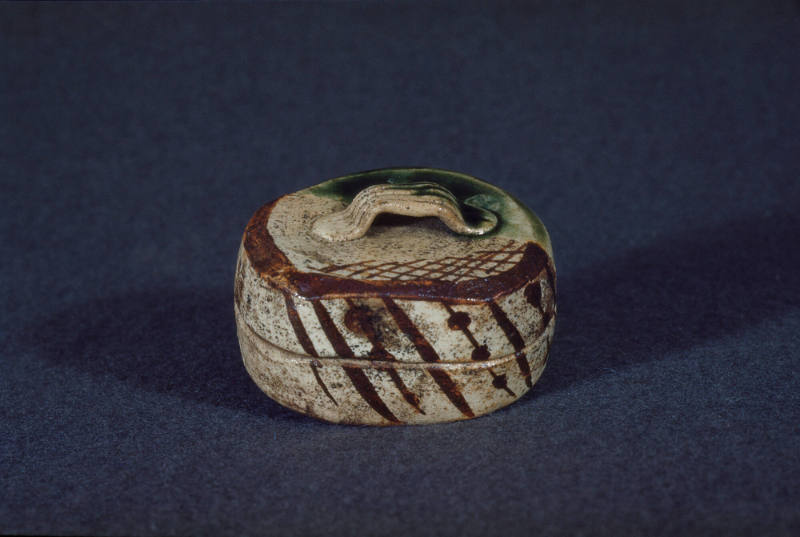 Covered Incense box: Oribe ware
