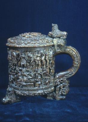 "Pin" tankard with cover