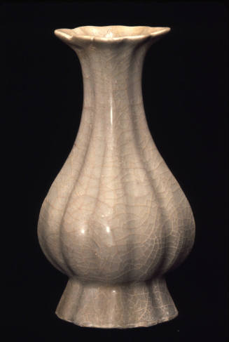Guan ware vase