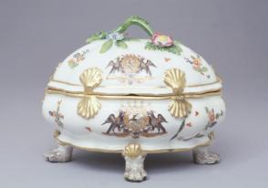 Sugar bowl