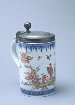 Tankard with thumb-ball lid