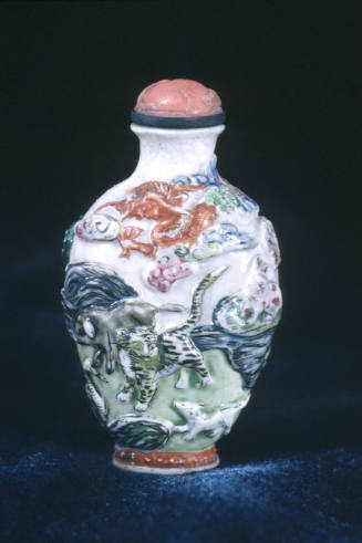 Snuff bottle, design of zodiacal animals