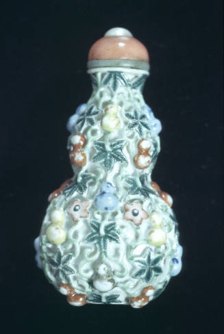 Snuff bottle, double gourd with carved design of gourd vine