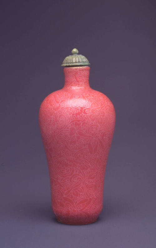 Snuff bottle, incised floral design