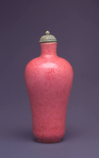 Snuff bottle, incised floral design