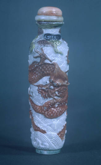 Snuff bottle, design of red dragon