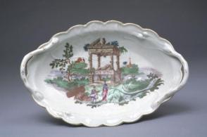 Two-handled dish