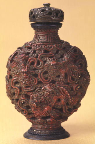 Snuff bottle, carved design