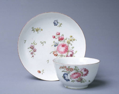 Small tea bowl and saucer