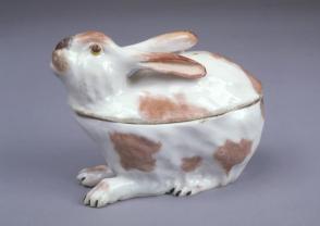 Small tureen in the form of a rabbit