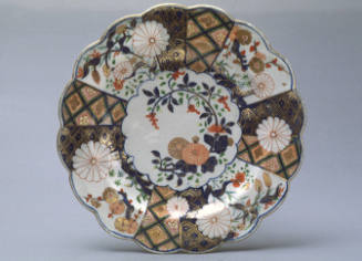 Scalloped plate
