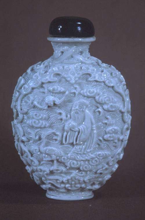Snuff bottle, decoration of Taoist triad