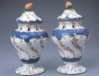 Covered potpourri jar