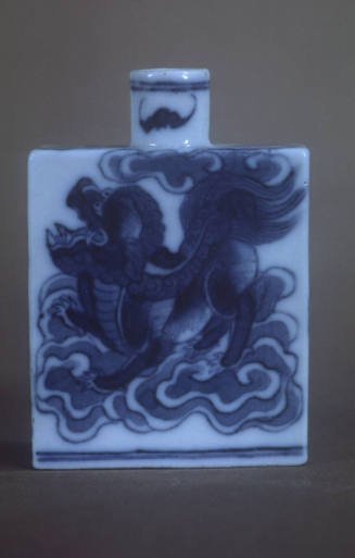 Snuff bottle, Foo dogs in underglaze blue