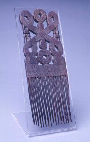 Comb