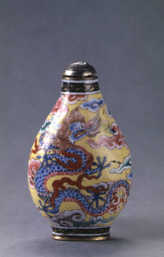 Snuff Bottle: Dragon Design