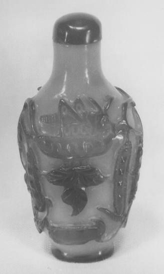 Snuff bottle, design of pea-vine and grasshoppers