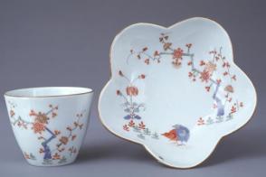 Five-lobed saucer and beaker