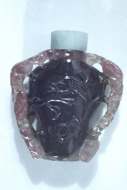Snuff bottle