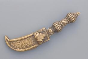Gold weight:  dagger and sheath