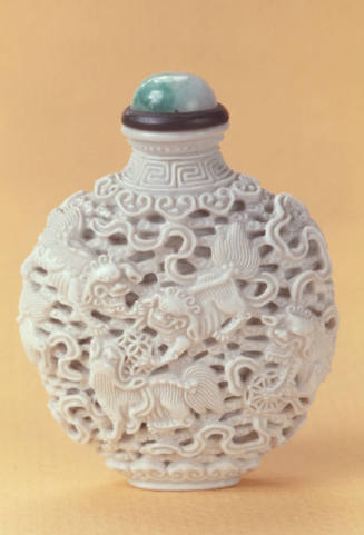 Snuff bottle:  Fu-Dongs and streamers
