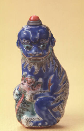 Snuff bottle:  Fu-Dog with Puppy and Ball