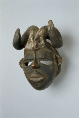 Mask with horn