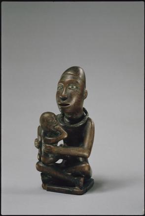 Nkondi (figurated medicine) of a woman with child