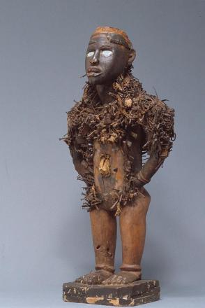Standing figure (Nkondi)
