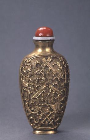 Snuff bottle: Taoist emblems